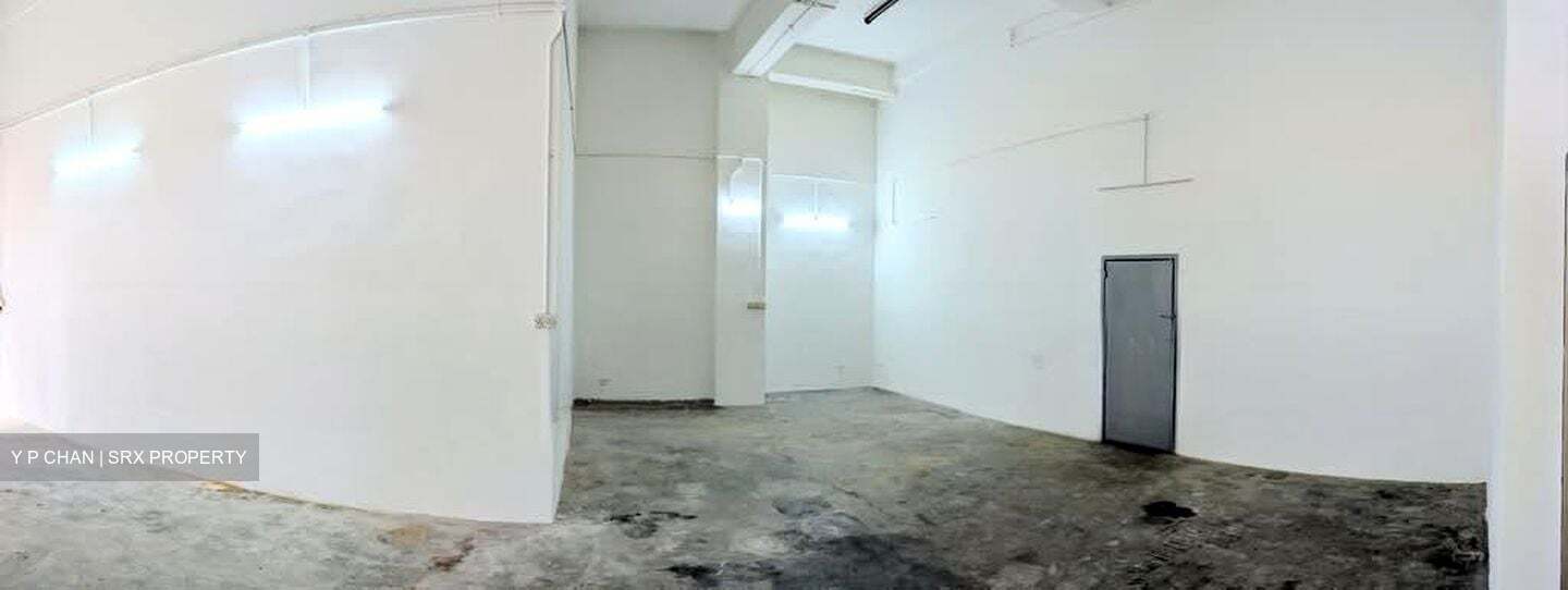 Pemimpin Industrial Building (D20), Factory #568706331